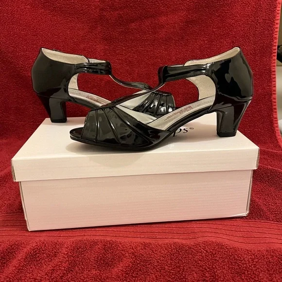 Angel Steps Eva Pump Women’s Shoes, Black Patent, Size—7.5 - Picture 3 of 12